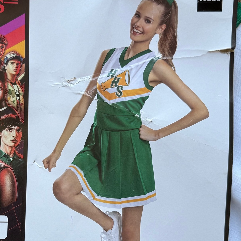 Stranger Things “Chrissy” costume (women’s L) (NWOT) - Picture 9 of 9
